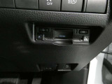 ETC車載器付きのお車になります!!高速道路の料金所もスムーズに通過できますよ!!
