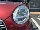 暗い道でも明るいライトでサクサク運転できますよ!