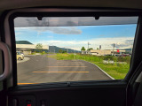 運転席側後ろの窓です。