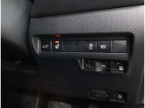 ハンドルヒータースイッチ*ハンドルの左右のグリップ部を暖めることができます。