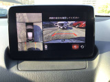 360&deg;ビューモニターでは前後左右4つのカメラ映像をさまざまな走行状況に応じて切り替えてセンターディスプレイに表示することで、駐車時や狭い道でのすれ違い時、見通しの悪い交差点進入時でも安心感を高めます