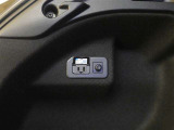 アウトドアや停電時に便利なラゲッジルーム内100V/1500Wアクセサリーコンセント♪