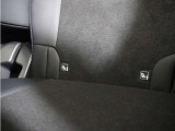 ◆ISOFIX◆シートベルトいらずでチャイルドシートと固定金具を連結するだけでガッチリ固定できます。