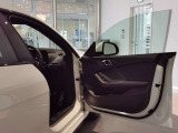 BMWプレミアムセレクション前橋では、高年式低走行モデルからMモデル、年式が経ちなかなかディーラーでは見かけないモデルまで幅広いラインナップで認定中古車を取り扱っております。品質に自信があります。