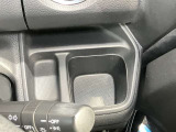 すく手の届く所にドリンクホルダ-が付いているので、お出かけの時にべんりです!!