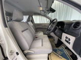 運転席シート廻りは使用感も少なく、良好な状態となっております♪丁寧に使われていた事がよくわかりますね(^^♪