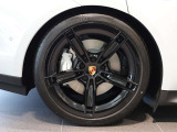 F:265/35R21 R:305/30R21