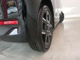 リヤタイヤの溝も十分に残っております。165/55R15となっております。