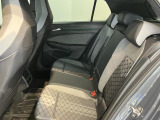 より多くの一般の方へ車を届けれればと思っておりますので同業者様への販売は極力控えさせて頂いております。ご了承下さい。