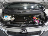 ◆エンジンルーム◆車の心臓部分。エンジンルームが汚いとトラブルの基になりますので、当店は専用の液剤を使って徹底的に綺麗にします。