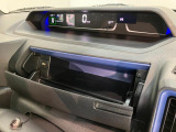 品質へのこだわり!フロアマットやシートなど車内をキレイに清掃し、ニオイや汚れなどを徹底的にクリーニングしてもらっております。室内はピカピカです☆
