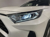 LEDヘッドライトです。デザイン性がよくとても明るいので、夜間の走行や悪天候でも安心です。しかも長寿命!