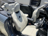 フロント電動シートは運転席メモリー機能付きです。