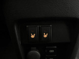 運転席と助手席にシートヒーターもついてます!