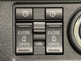 両側パワースライドドアウェルカムオープン機能 降車時にスイッチで予約しておけば、乗車時に電子カードキーを持ってクルマに近づくだけでパワースライドドアが自動でオープン♪
