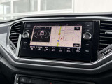 厳格な専門教育を受け、フォルクスワーゲン車をケアし続けて培った豊富な知識と専門機器を使いこなす熟練の技術をもとに、あなたのクルマを的確に診断してベストコンディションに仕上げます。