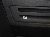 【DVD】DVD再生可能です。お好きな映画、ドラマ、アニメを車内でお楽しみください。