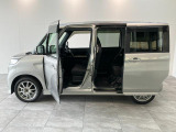 お客様にぴったりなおクルマをお選びいただけますように様々な展示車をご用意致しております!ダイハツの軽自動車だけではなく、他メーカー車やコンパクトカー・ミニバンなども数多く取り揃えております!