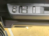 全ての車両に除菌・消臭システム「ワンダークリーン」を施行済みです。シートの表面はもちろん、後ろの席や足元も徹底的に除菌しております。