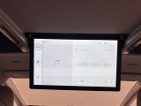 14インチ後席ディスプレイがエグゼクティブラウンジは標準装備になっています。