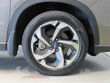 純正のアルミホイール装着車です。タイヤサイズは225/55R18です。