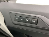シートメモリー機能装備付きです。シートの位置をそれぞれ記憶しておく事ができるので、ご家族や、複数の方で車を乗られるオーナー様には、便利な機能です。