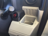ボタン操作でモーターをスムーズに始動可能。頻繁な乗り降りでも停車も発進もスムーズで、配送業務をより軽快にします。