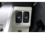 運転席と助手席には寒い日の肩や腰、冷えやすい下肢を温めてくれるシートヒーターが付いております!
