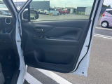 運転席ドア内張り