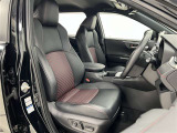 運転席はパワーシートになっていてドライバーにあわせた微調整が可能!