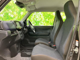 シンプルな操作で使いやすいドアトリム。安心して運転を楽しめます。