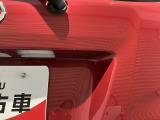 バックドアに傷があります。