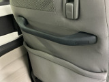 日差しをカットしながら、身だしなみもチェックできます。鏡付きサンバイザーで一石二鳥