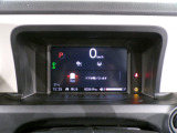 見やすいメーターに様々な情報を表示でき快適かつ安全に運転できます。