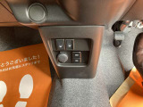 運転席助手席シートヒーター搭載しています。エアコンよりも温まるのが早いので寒い日も快適です