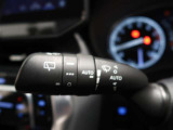 AUTOライトに加え、ワイパーもAUTO機能付き。雨を検知して自動的にワイパーが作動。トンネルの多い高速道路などで大変便利な機能です。