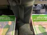 車両状態証明書修復歴の有無も一目瞭然。機能や内装・外装、走行距離、修復歴の有無をチェックし、クルマの状態を10段階にした車両状態証明書。数字や記号を使ってわかりやすく表示しています。