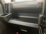 お客様にぴったりなおクルマをお選びいただけますように様々な展示車をご用意致しております!ダイハツの軽自動車だけではなく、他メーカー車やコンパクトカー・ミニバンなども数多く取り揃えております!