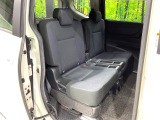 後部座席も気になるようなキズ・汚れやへたり等、大きなダメージはなく、良好な状態です。