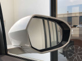 レーンチェンジウォーニング装備。車線変更時の安全確認をサポートしてくれます。