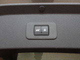 電動バックドア★外からも、インテリジェント(スマート)キーにあるボタンを操作するだけで簡単にオープンできます!