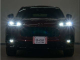 LEDヘッドライト(アダプティブドライビングビーム機能付)が搭載されており、遠くまで明るく均一に照らし、高速道路等での安心感が向上しております。