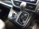 フリップダウンモニター!純正9型ナビ!ブルートゥースオーディオ!Bluetooth!フルセグTV!地デジ!CD/DVD!AM/FM!ラジオ!SD再生!後席ロールカーテン!後席ドリンクテーブル!床下収納