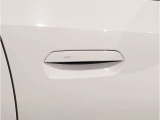 BMWのドアを閉めた時の重厚感は所有者様の満足度を高めてくれます。