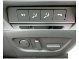 運転席電動シートやメモリー機能など、前席まわりの便利装備を確認できます。