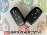 クリーナーを施工箇所全体に噴霧を行い、汚れ箇所を中心にブラッシングします。その後、専用の機械を使い、リンサーまたはスチーム洗浄で汚れを落としております。