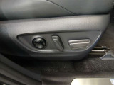 パワーシート搭載。微妙な調整が手軽にでき、ピッタリなポジションで運転することが可能です。