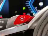 Mモデル専用のボタン類で御座います★ボタン一つで、マフラー音やサスペンションの固さ、さらにはハンドルの重さまで調整可能です★