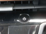 パワースイッチ(スイッチ照明付)です。車内にインテリジェントキーがあれば、キーを差し込まなくてもワンプッシュでスタート/ストップが行えます。