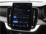 プラグインハイブリッドシステムは、各ドライブモードに応じて電気モーターとガソリンエンジンを協調制御します。